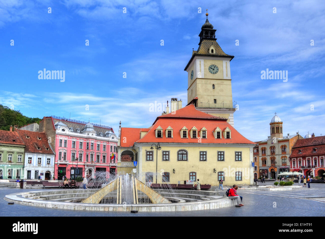 Piazza del Consiglio nella città di Brasov, Piata Sfatului, Romania Foto Stock