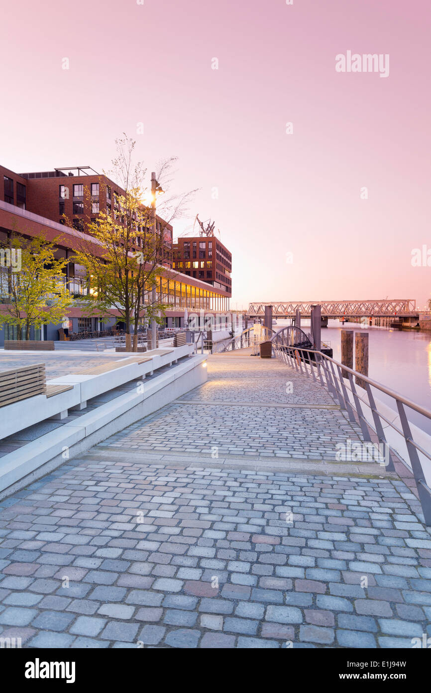 Germania, Amburgo, Ferry dock presso Magdeburger Hafen in Hafencity Foto Stock