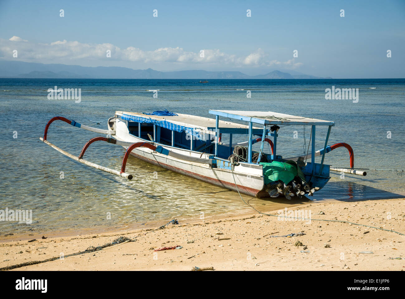 Nusa Lembongan barca sulla spiaggia Indonesia Foto Stock