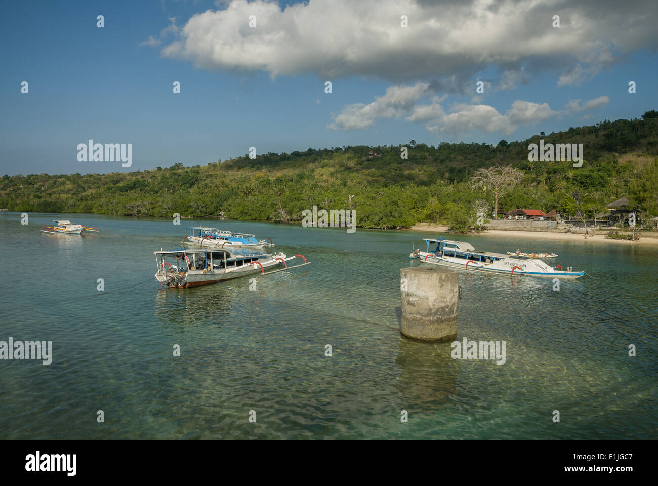 Nusa Lembongan acqua chiara paesaggio Indonesia Foto Stock