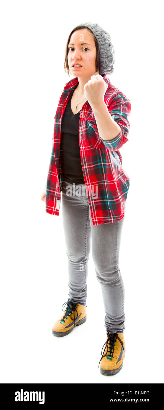 Giovane donna arrabbiato con pugno alto isolato su sfondo bianco Foto Stock