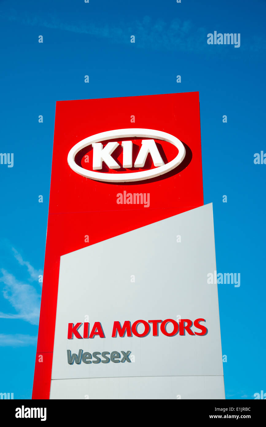 La Kia Motors segno a una concessionaria auto, UK. Foto Stock