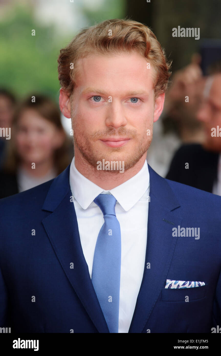 Sam Reid arriva per il Regno Unito premiere di Belle. Foto Stock