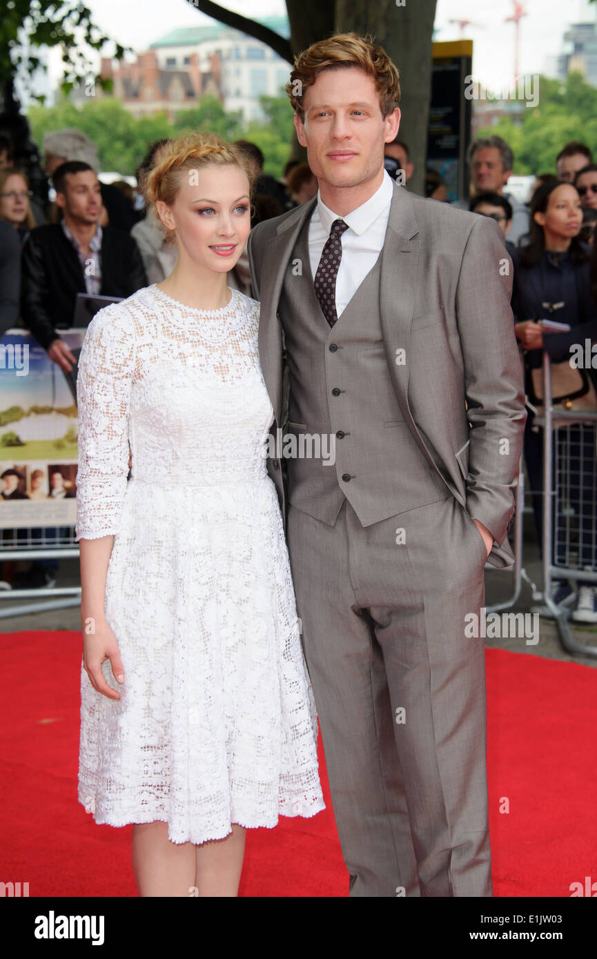 Sarah Gadon e James Norton arriva per il Regno Unito premiere di Belle. Foto Stock