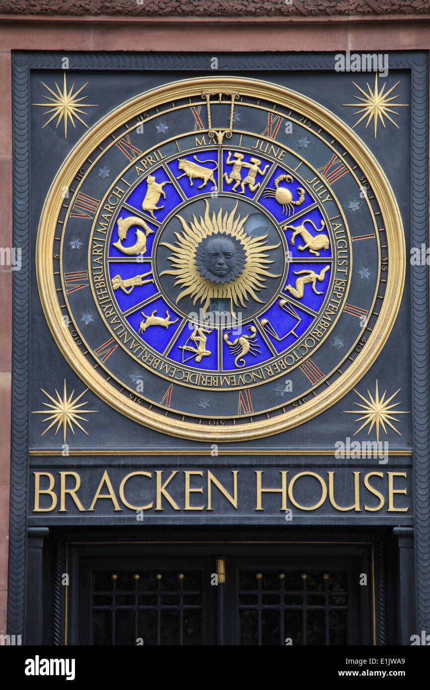 Regno Unito, Inghilterra, Londra, Bracken House, segno, orologio, calendario zodiacale, Foto Stock