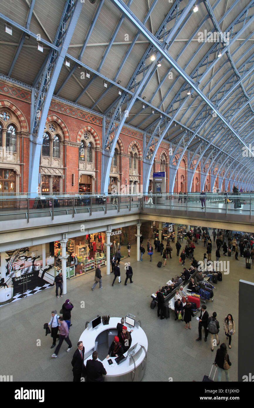 Regno Unito, Inghilterra, Londra, Stazione di St Pancras, Foto Stock