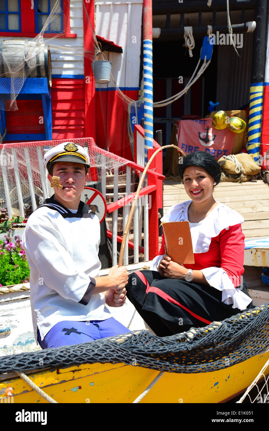 'Popeye e Olive Oyl' nel villaggio di Popeye, Anchor Bay, Mellieha, Distretto Settentrionale, Malta Majjistral Regione, Repubblica di Malta Foto Stock