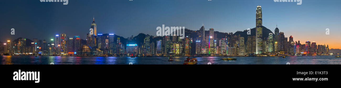 Cina, Hong Kong, il centro storico della città di notte Foto Stock