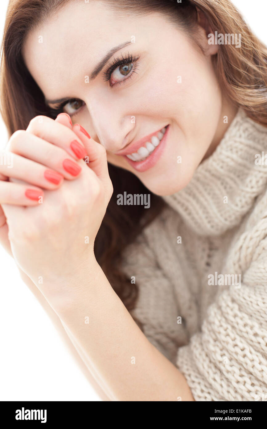 Modello rilasciato Brunette donna sorridente verso la telecamera verticale. Foto Stock