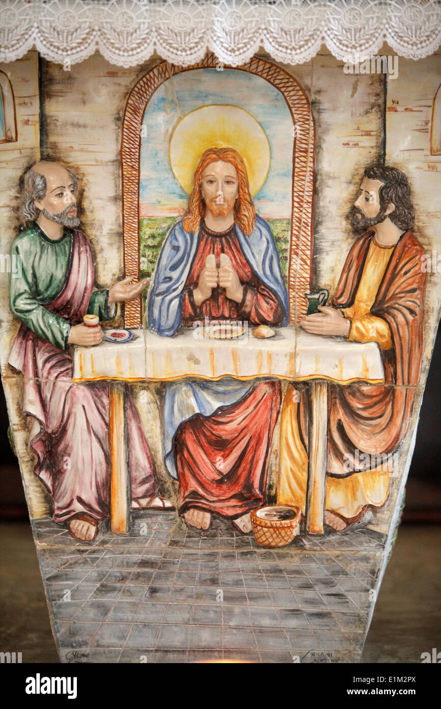 Altare raffigurante Gesù con i pellegrini di Emmaus Foto Stock