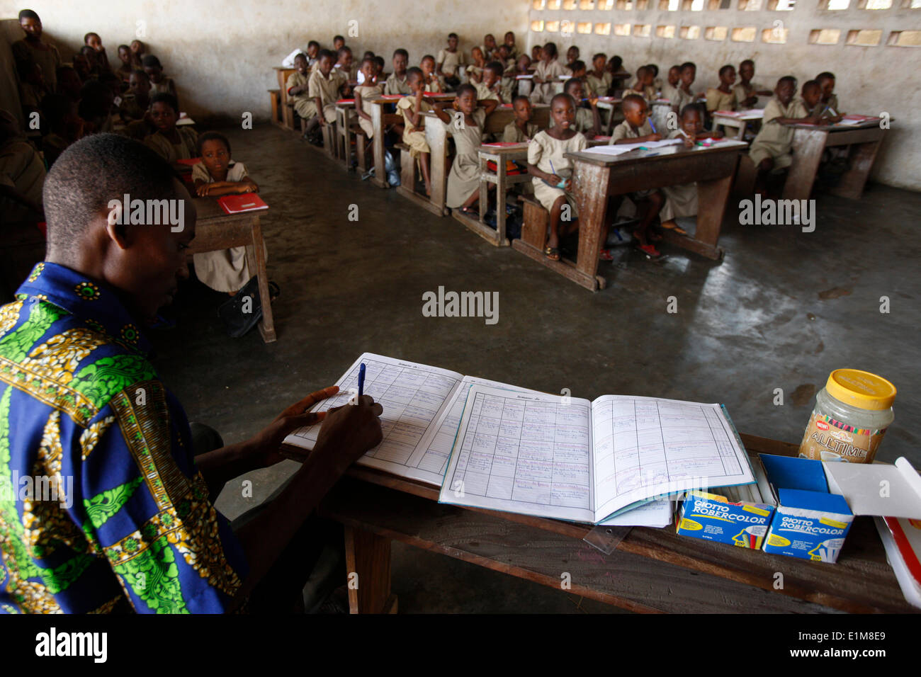 La scuola primaria in LomŽ Foto Stock