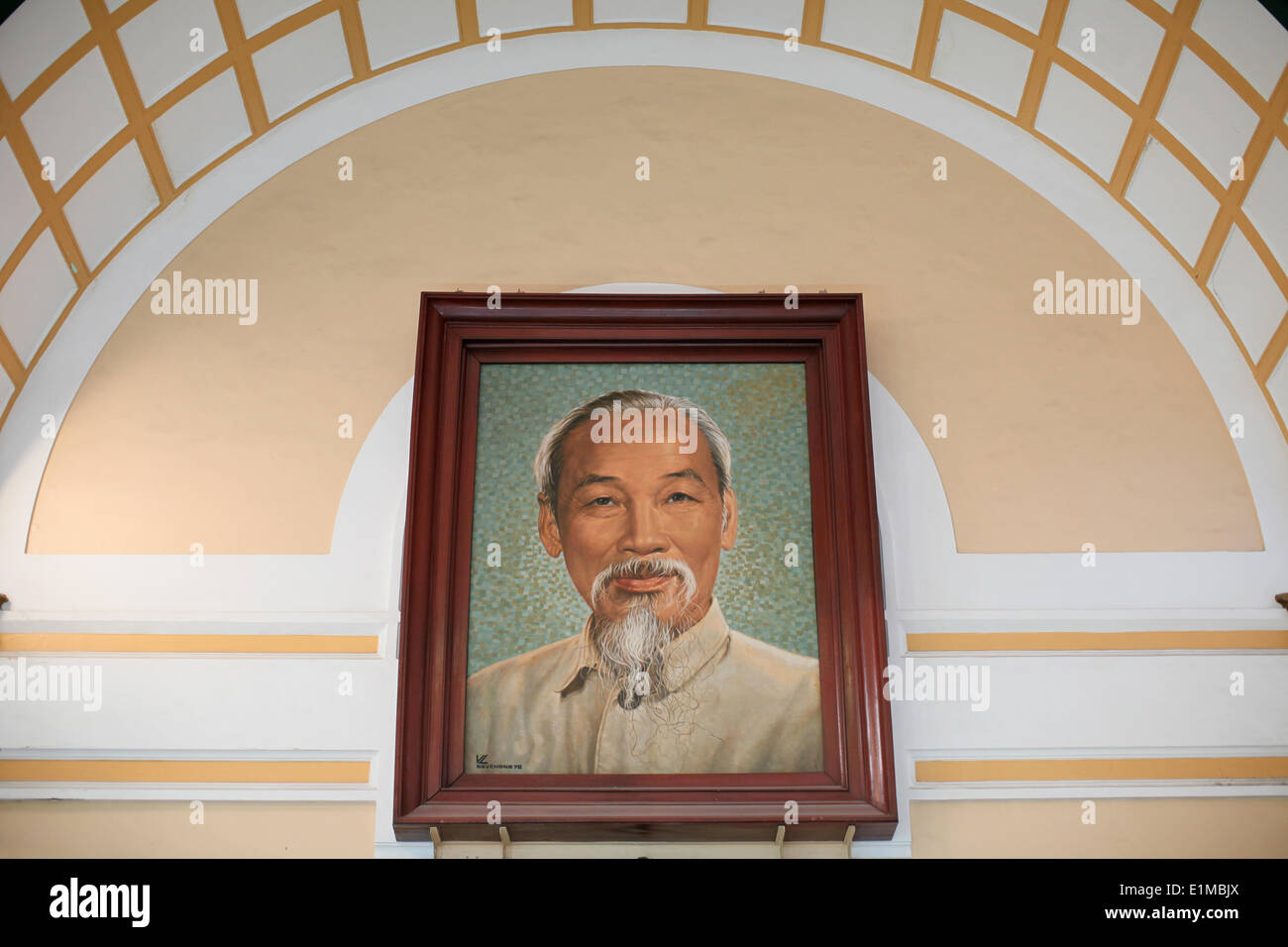 Ritratto di Ho Chi Minh in un ufficio postale. Foto Stock