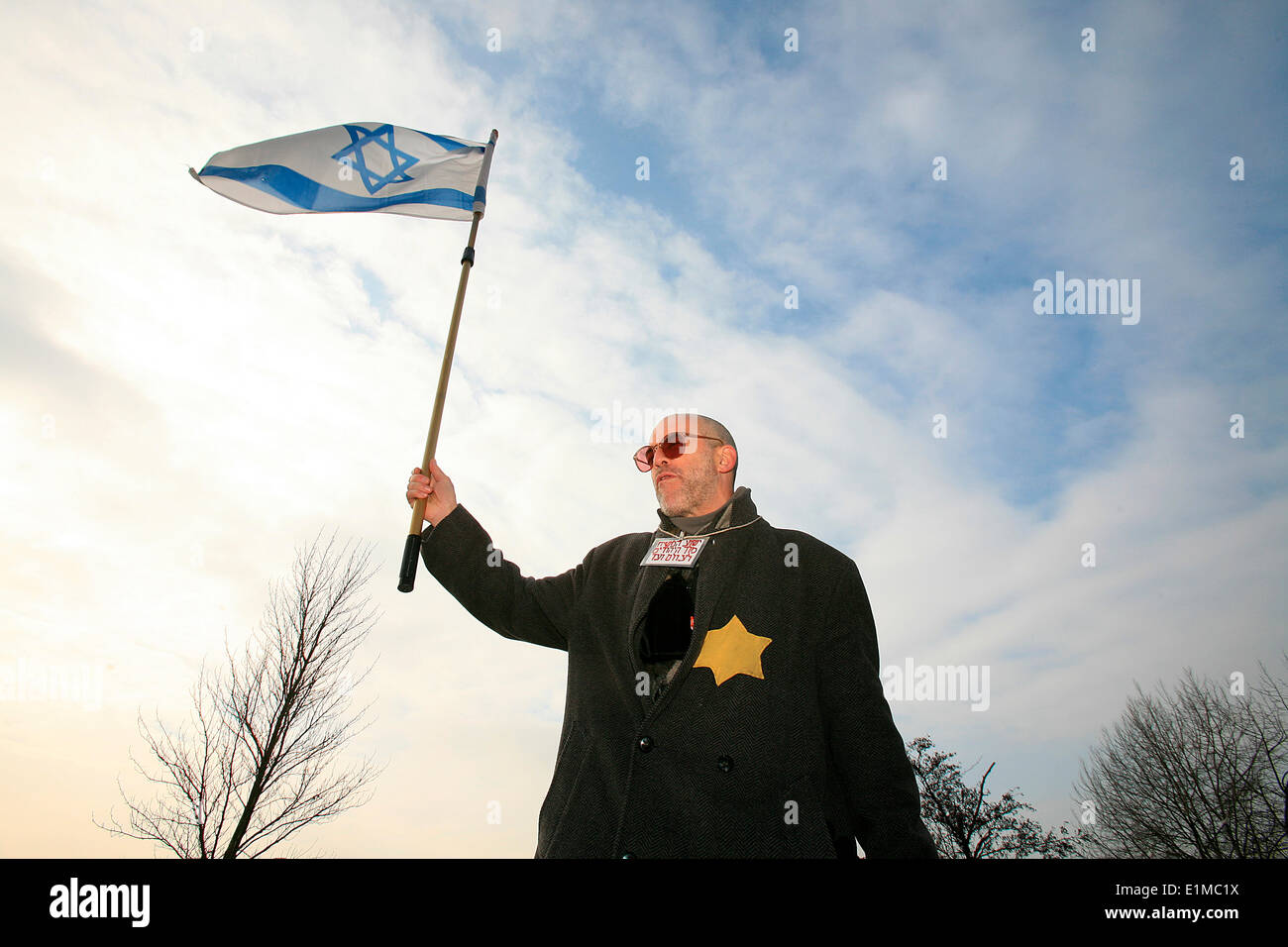 Uomo con una bandiera Israeliana a Speakers' Corner a Londra Foto Stock