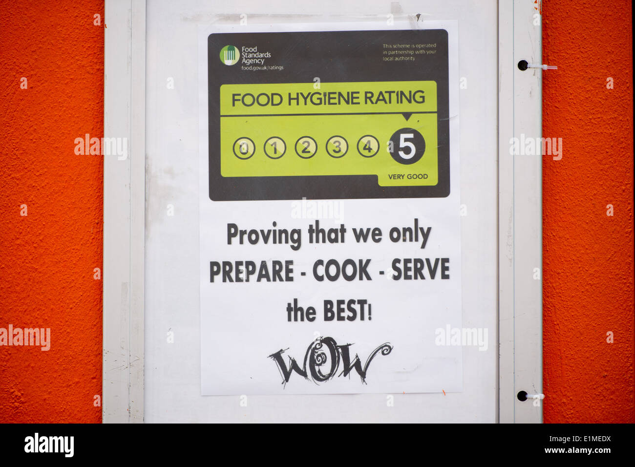 Una agenzia per le norme alimentari Igiene alimentare poster di Rating visualizzando un 5 su 5 'molto buono' rating. Foto Stock