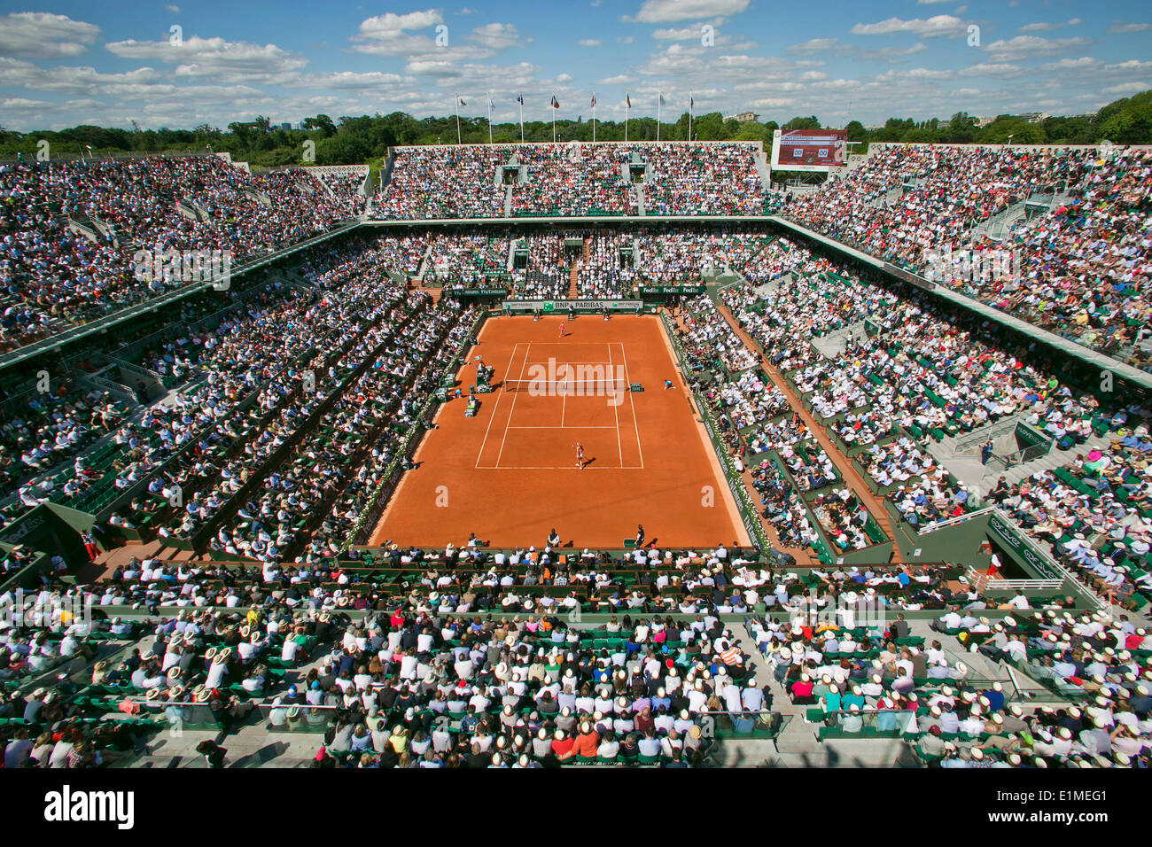 Parigi, Francia. 05 Giugno, 2014. Campo da tennis, aperto francese, Roland Garros, corte Philippe Chatrier (centercourt) Credito: Henk Koster/Alamy Live News Foto Stock