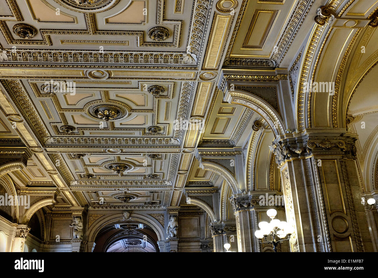 Foyer soffitto dell'Opera di Stato di Vienna, Vienna, Austria, Europa Foto Stock