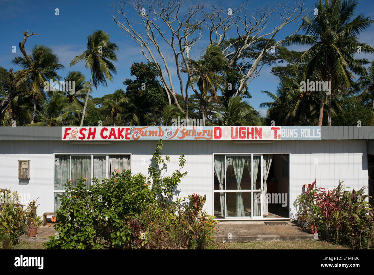 Torta di pesce panificio di Atiu Island. Isole Cook. Polinesia. Oceano Pacifico del sud. Shopping su Atiu è limitata al piccolo numb Foto Stock