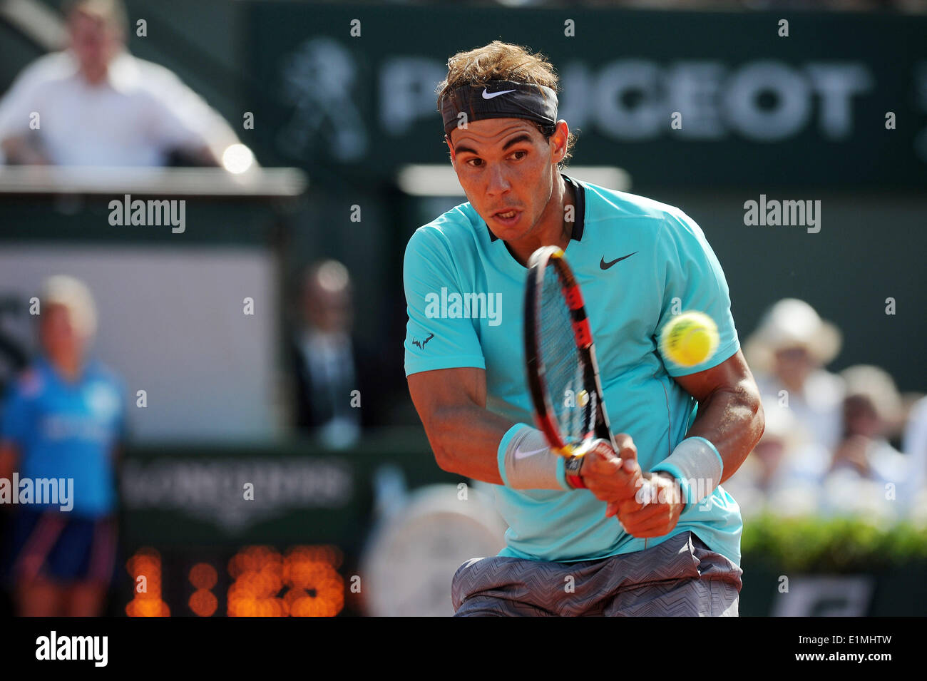 Roland Garros di Parigi, Francia. Il 6 giugno, 2014. Open di Francia di Tennis campionati. Mens singles semi-finale. Rafael Nadal (ESP) versus Andy Murray (GB). Rafael Nadal scritto tornare Nadal ha vinto da 6-3 6-2 6-1 a raggiungere la finale contro Djokovic. Credito: Azione Sport Plus/Alamy Live News Foto Stock