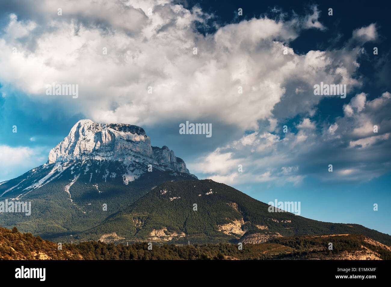 Pirenei paesaggio estivo. Foto Stock
