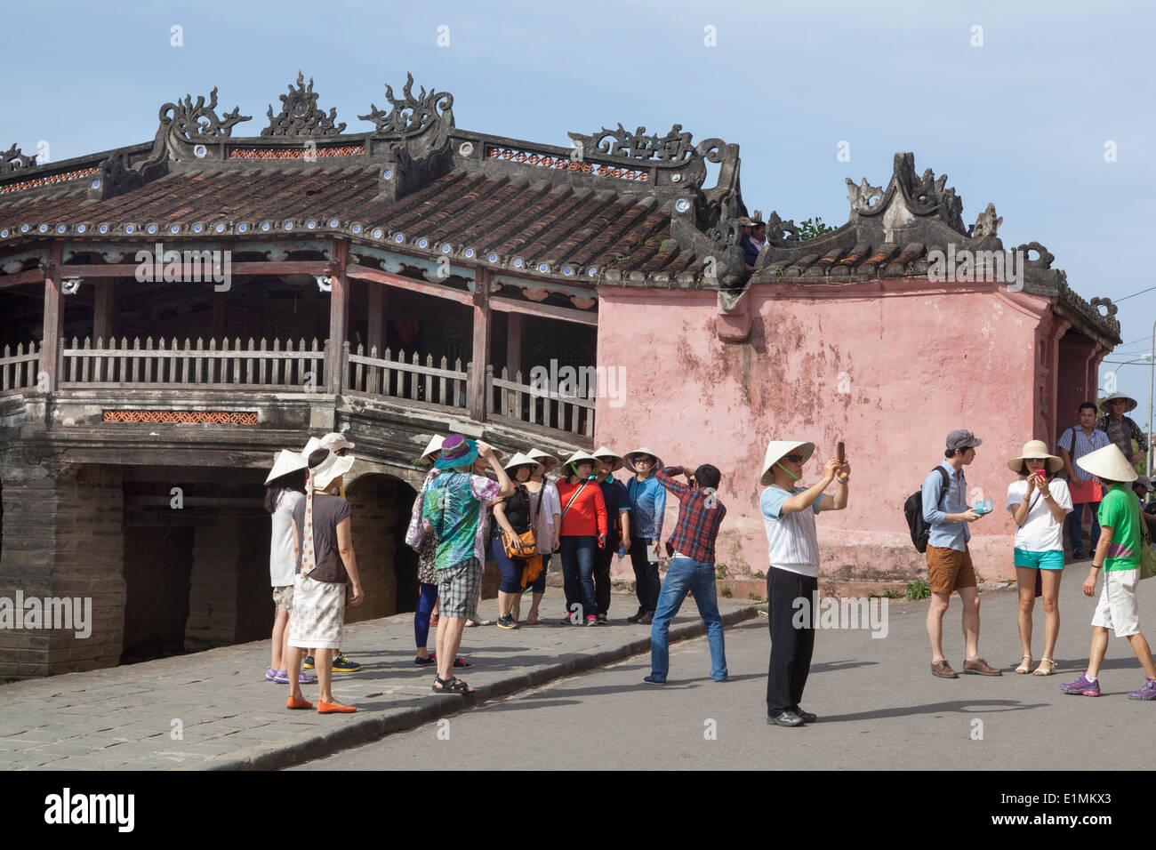 Ponte del Tempio di Chua Cau (ponte coperto giapponese) nel centro storico di Hoi An Vietnam Foto Stock