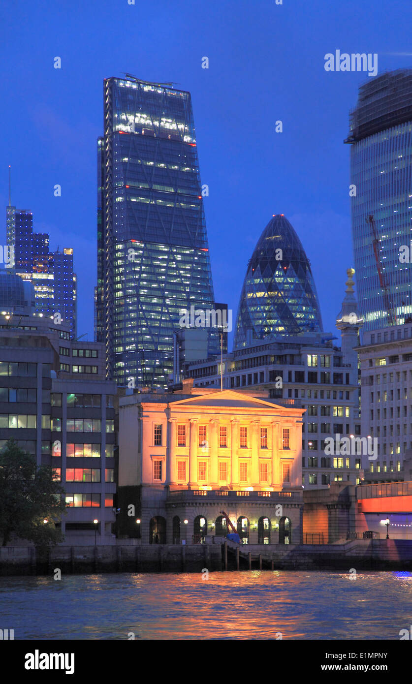 Regno Unito, Inghilterra, Londra, Città skyline, grattacieli, fiume Thames, pescivendoli' Hall Foto Stock