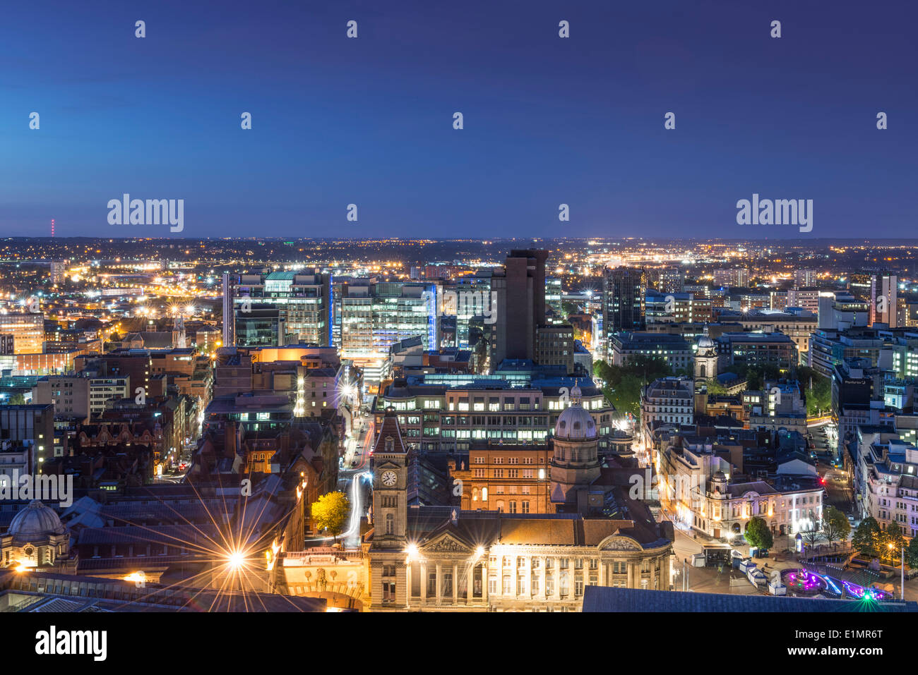 Una vista notturna di Birmingham City Centre di notte. Foto Stock