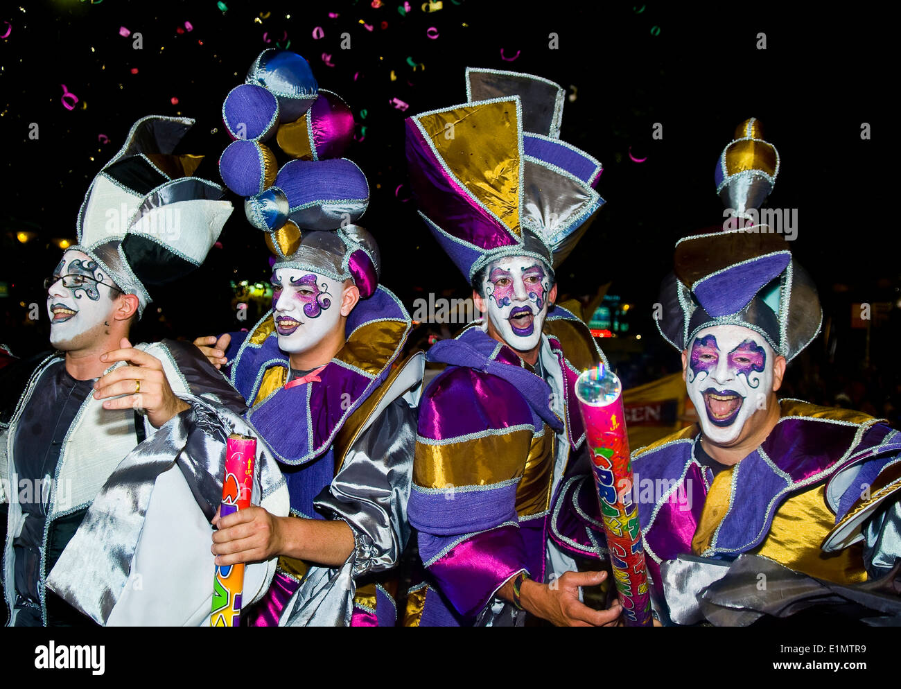 Un costume carnaval partecipanti all'annuale festival nazionale dell Uruguay ,tenuto in Montevideo Uruguay Foto Stock