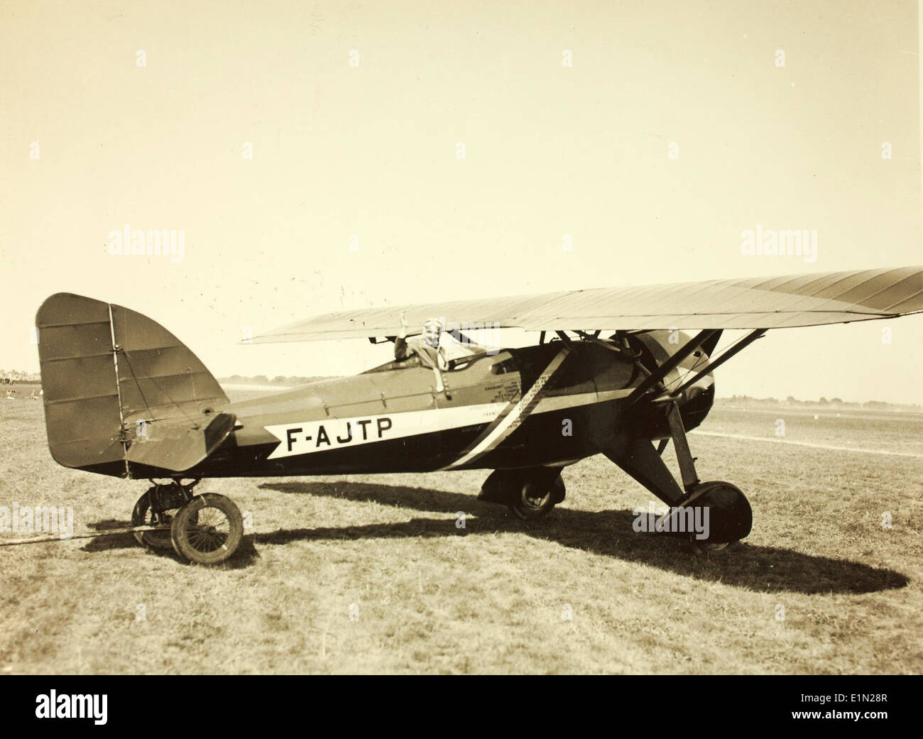 I Morane-Saulnier MS.234 e MS.225 erano aerei militari francesi utilizzati negli anni '1930 e '1940 L'MS.234 era un aereo da ricognizione, mentre l'MS.225 era progettato per addestrare piloti. Entrambi gli aerei contribuirono alle capacità aeronautiche della Francia durante la seconda guerra mondiale Foto Stock