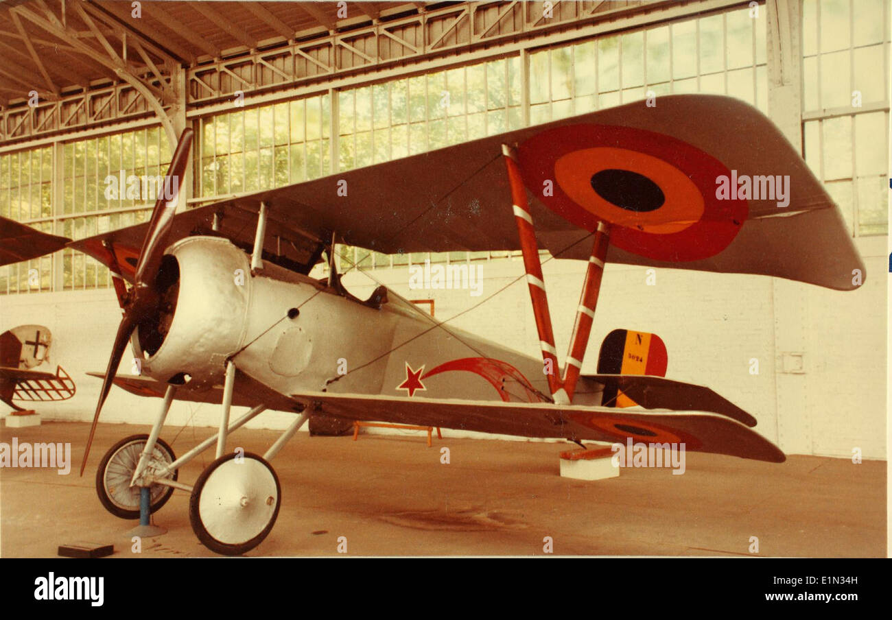 Il Nieuport 17, un caccia biplano francese, fu uno dei velivoli di maggior successo della prima guerra mondiale. Fu utilizzato principalmente per missioni di combattimento aereo e ricognizione da parte del servizio aereo francese. Foto Stock
