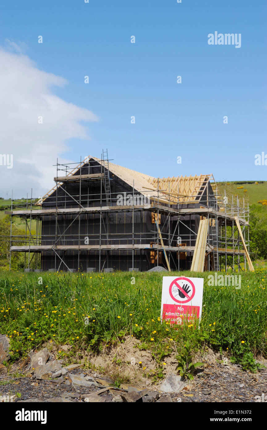Costruzione di abitazioni a prezzi accessibili su un sito vergine, Wales, Regno Unito. Foto Stock