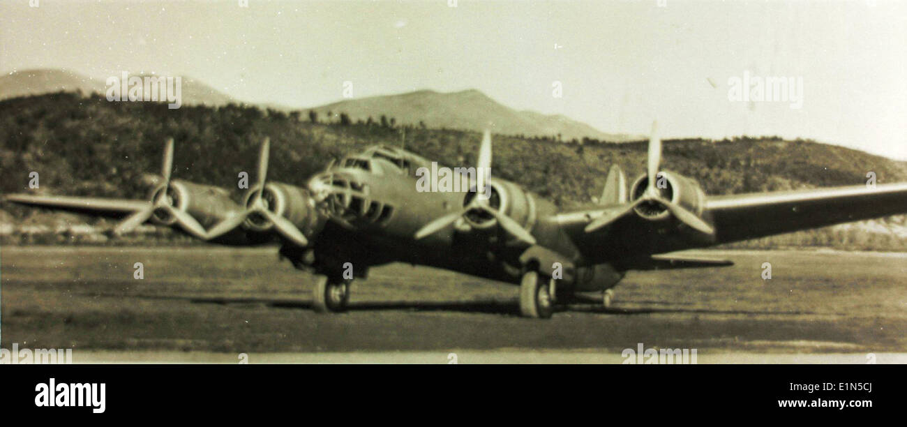 Il Piaggio P.108 era un bombardiere quadrimotore utilizzato dall'Aeronautica militare durante la seconda guerra mondiale. Era notevole per la sua capacità di trasportare grandi quantità di bombe durante le missioni di bombardamento strategico. Foto Stock