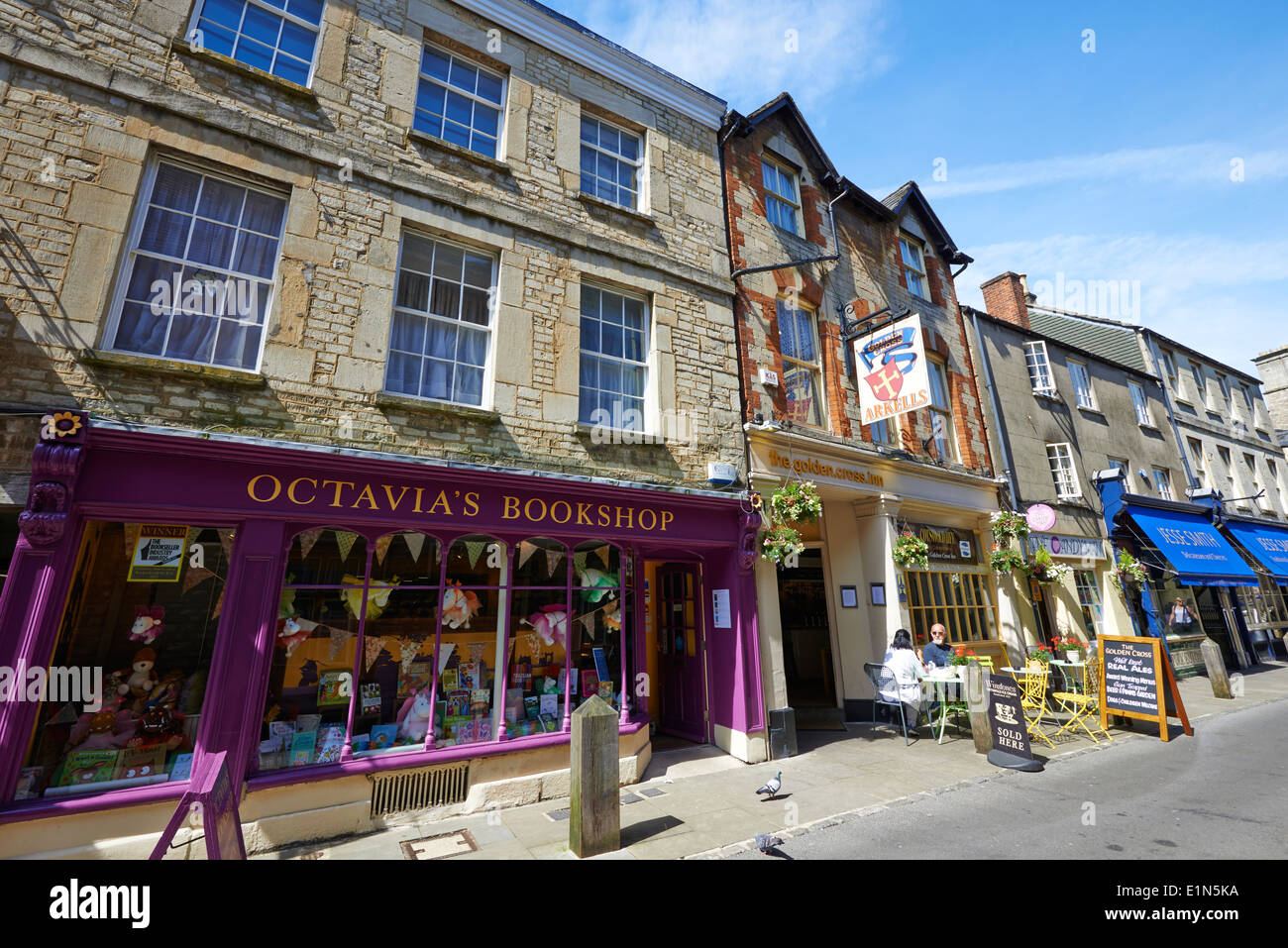 Vista lungo Black Jack Street Cirencester Gloucestershire REGNO UNITO Foto Stock