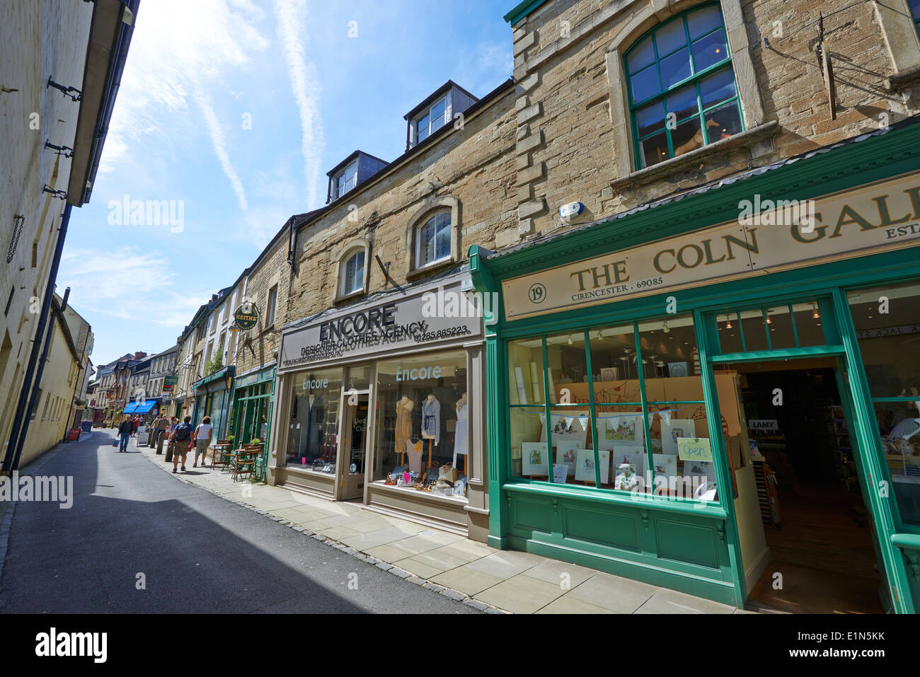 Vista lungo Black Jack Street Cirencester Gloucestershire REGNO UNITO Foto Stock