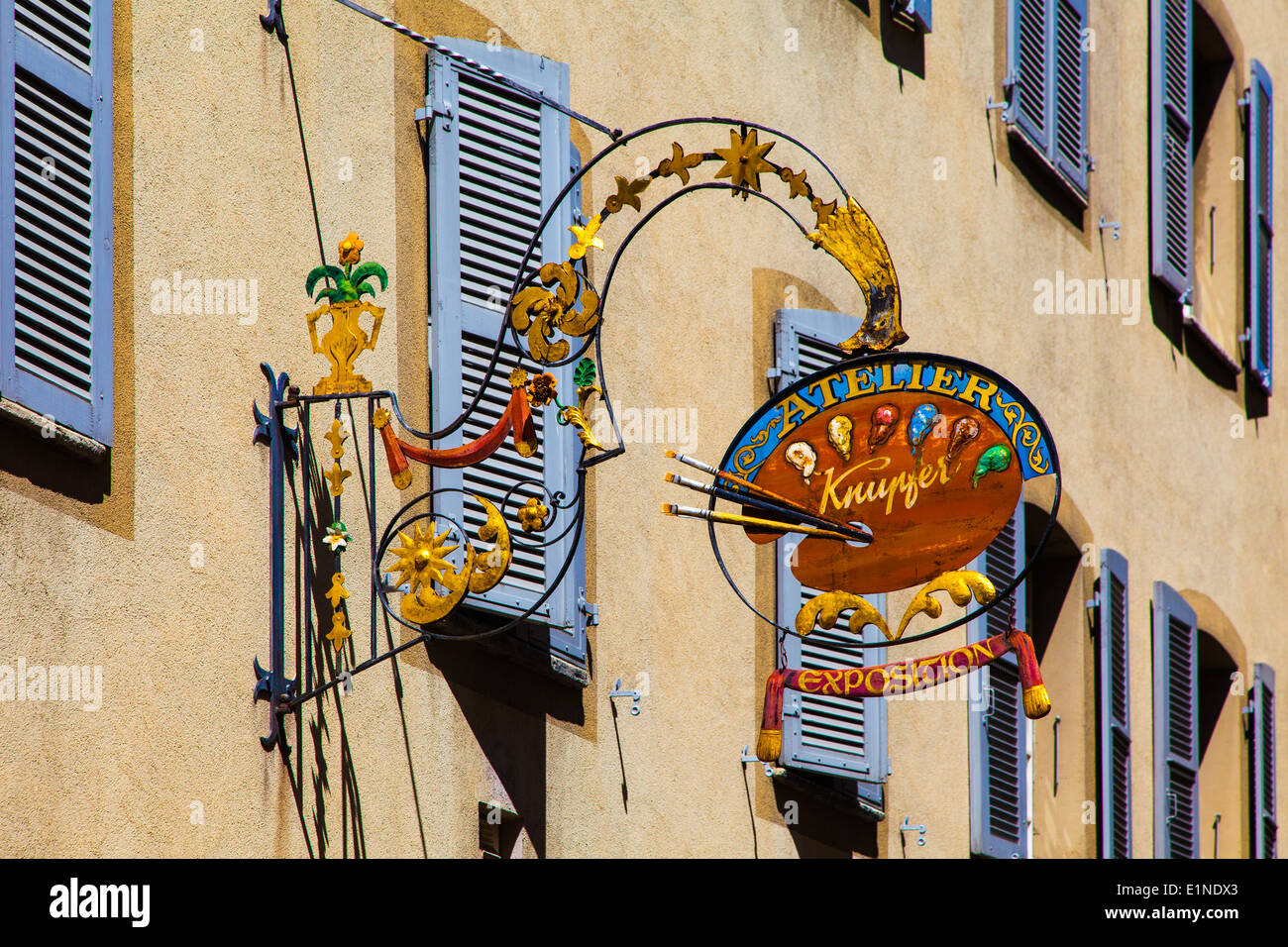Segno decorativo nelle strade di Sion, canton Vallese, Svizzera Foto Stock