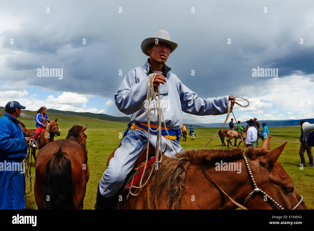 Mongolia, provincia Arkhangai, Bulgan, spettatore al Naadam festival Foto Stock