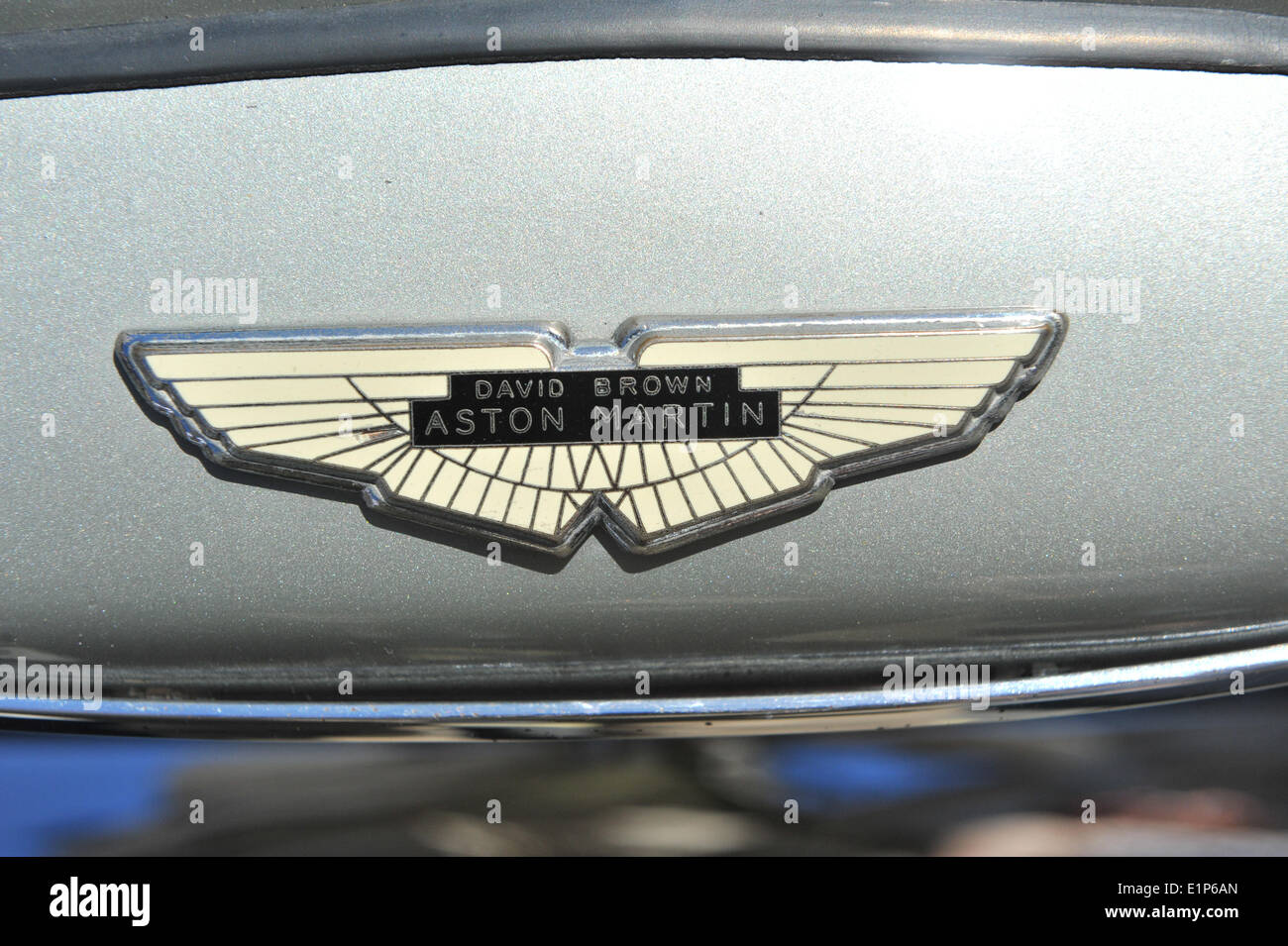 Regent Street, Londra, Regno Unito. 8 Giugno 2014. James Bond Aston Martin DB5, è una delle molte vetture sul display su Regent Street per la Gumball Rally 3000. Credito: Matteo Chattle/Alamy Live News Foto Stock