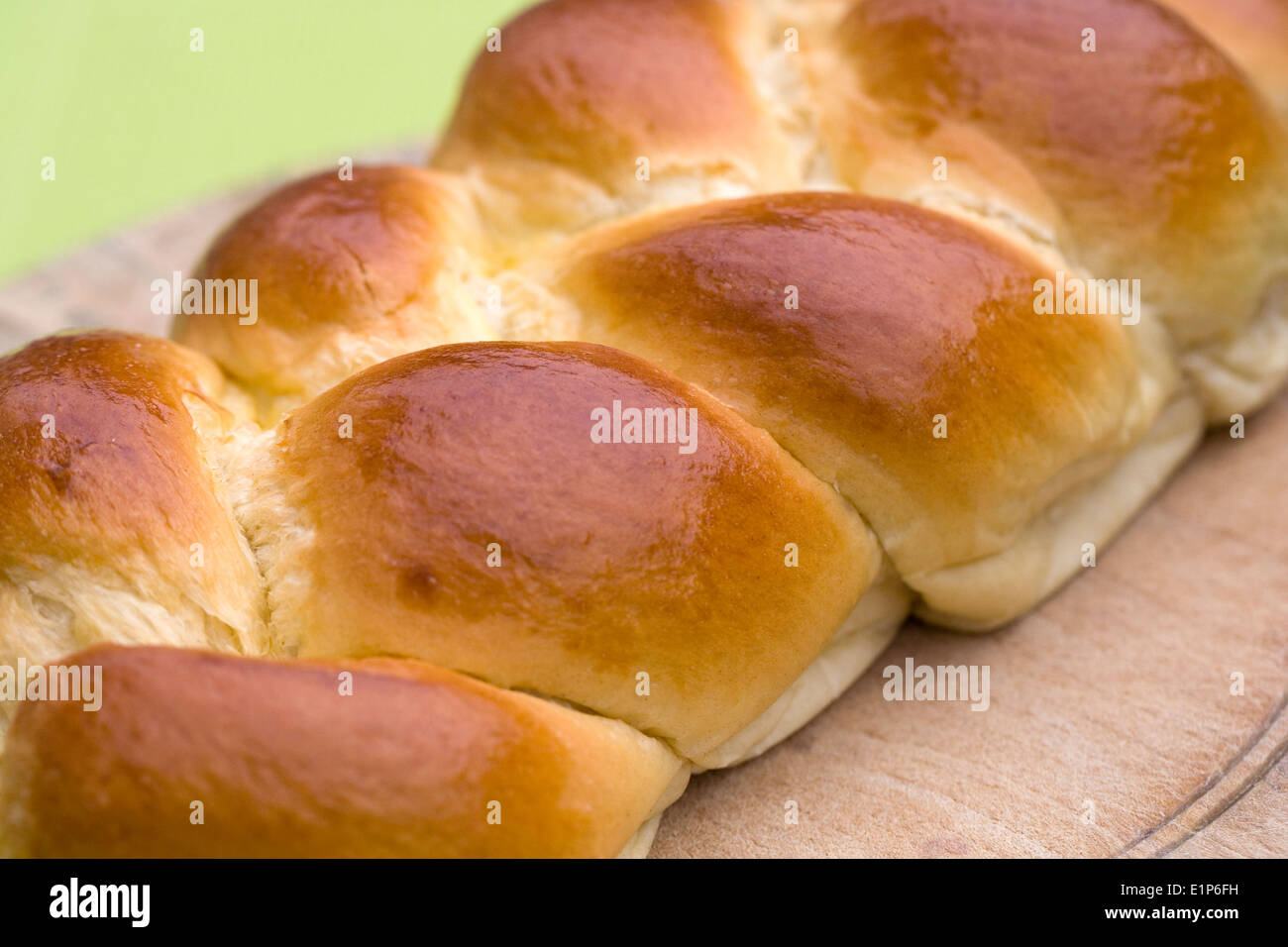 Pane appena sfornato brioche. Francese pasticceria arricchito. Foto Stock