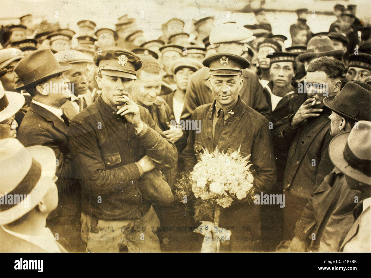Il Douglas World Cruiser, pilotato da L.H. Smith, L.P. Arnold e dall'equipaggio, completò il primo volo intorno al mondo nel 1924. Questo viaggio fondamentale dimostrò le capacità dei primi velivoli in voli a lunga distanza e fu un risultato significativo nella storia dell'aviazione. Foto Stock