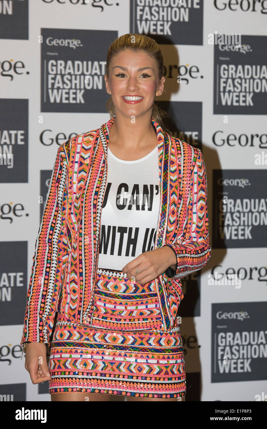 Modello Amy Willerton assiste i premi mostra a laurearsi Fashion Week, GFW. Foto Stock