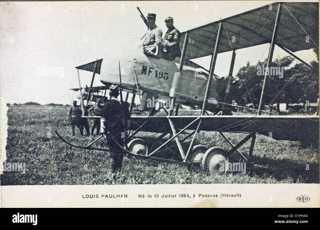 Questa collezione mette in evidenza gli aviatori francesi dal 1914 al 1918, concentrandosi sui loro significativi contributi all'aviazione della prima guerra mondiale, tra cui missioni di combattimento aereo e ricognizione. Foto Stock
