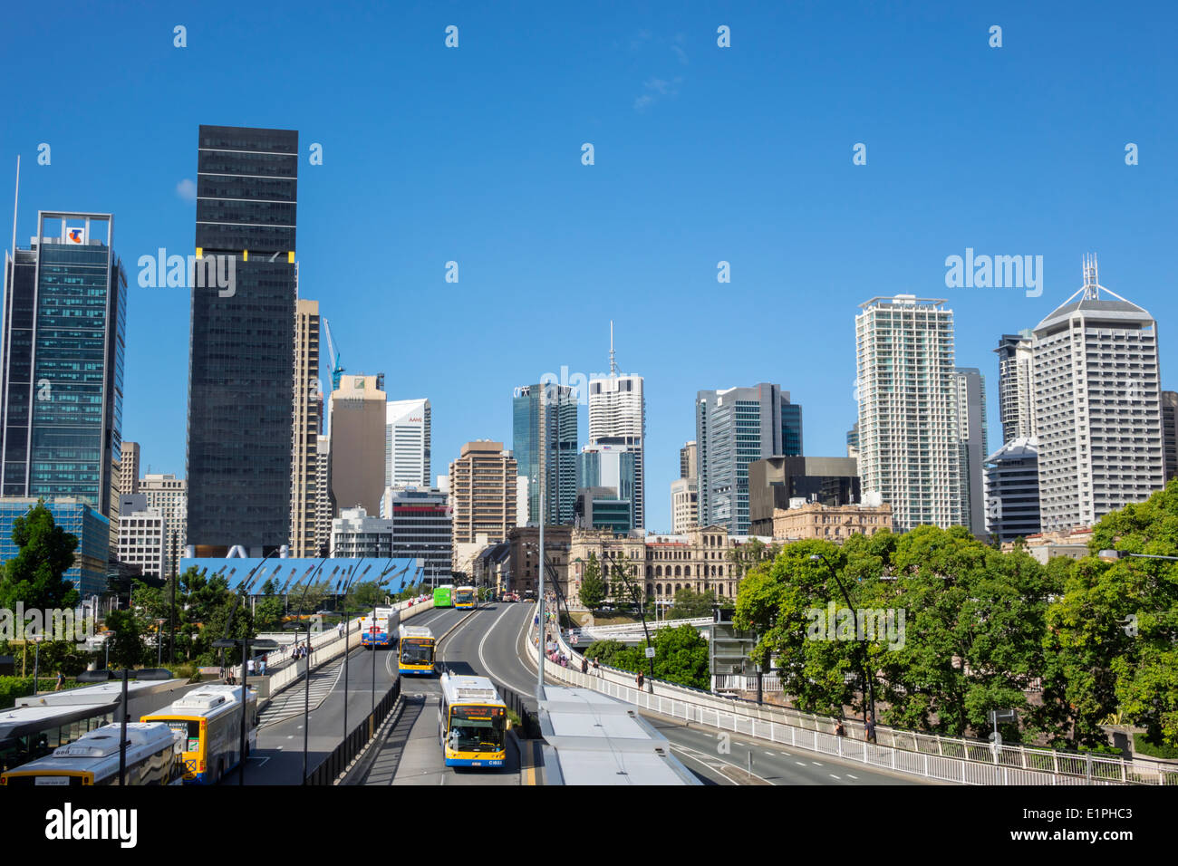 Brisbane Australia CBD, Victoria Bridge, Centro Culturale, centro, stazione degli autobus, skyline della città, grattacieli, edifici, AU140314092 Foto Stock