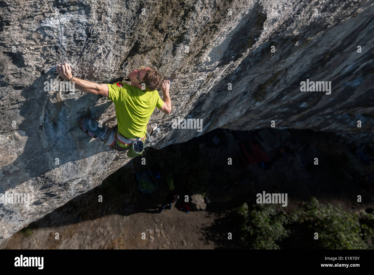 Arrampicata su roccia nel Peak District Foto Stock