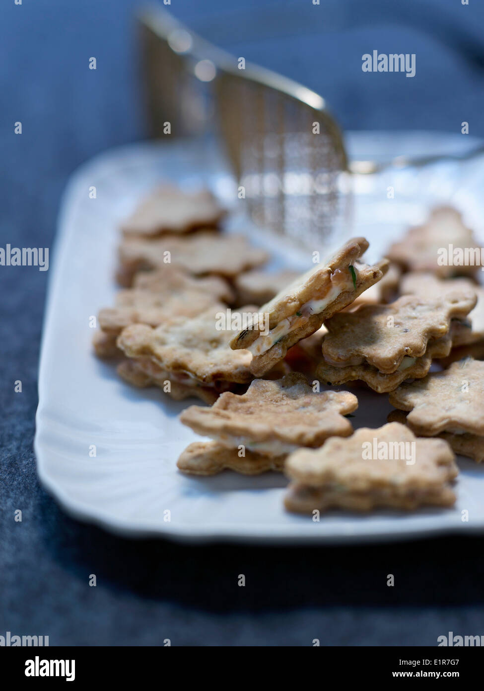 Salmone e aneto antipasti biscotto Foto Stock