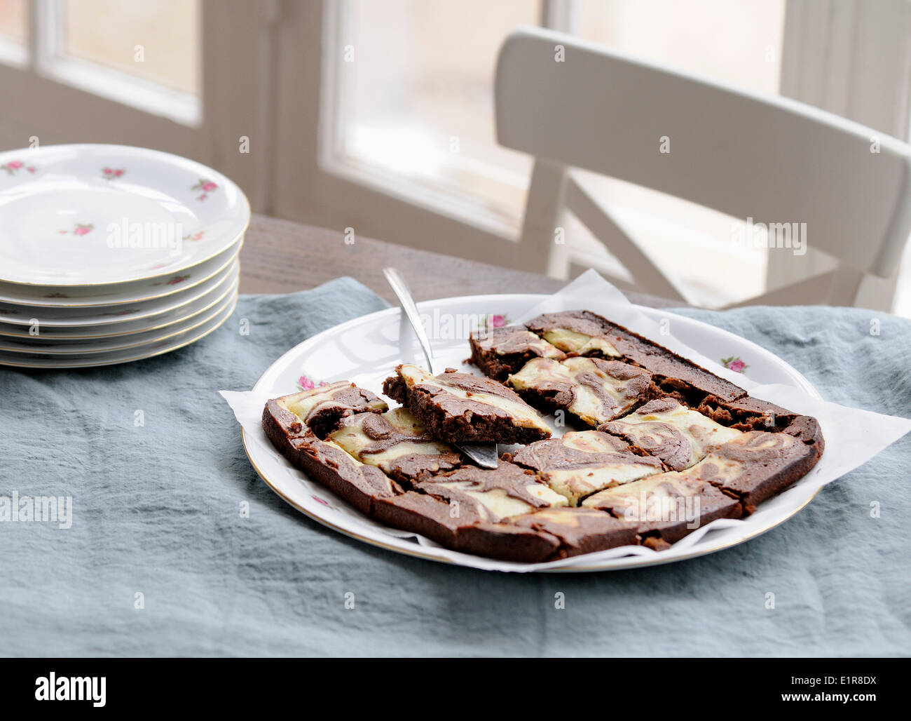 Scuri e bianchi brownie al cioccolato Foto Stock