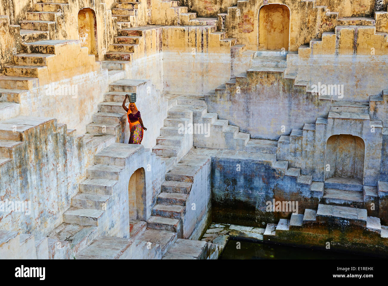 India Rajasthan, Jaipur la città rosa, serbatoio di acqua per la pioggia nei pressi di Jaipur Foto Stock