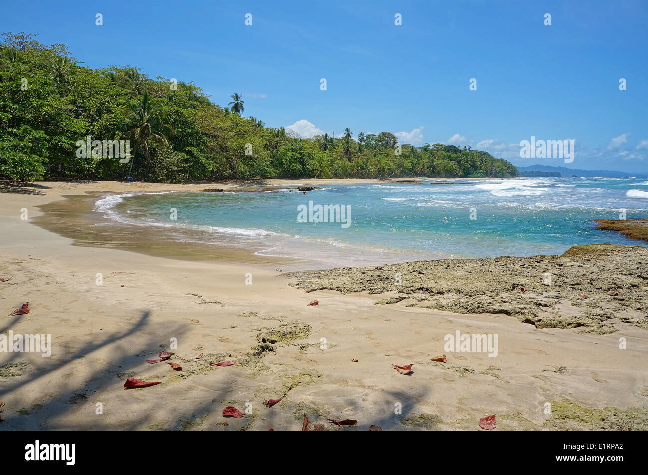 Spiaggia caraibica della Costa Rica, Playa Chiquita, Puerto Viejo de Talamanca Foto Stock