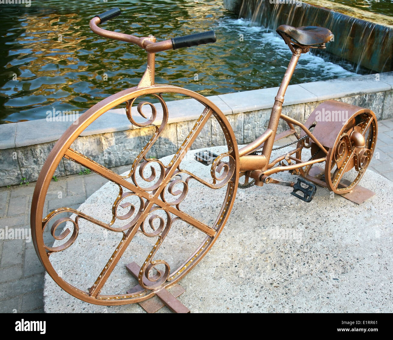 Velogenerator - bicicletta ibrida e alternatore Foto Stock