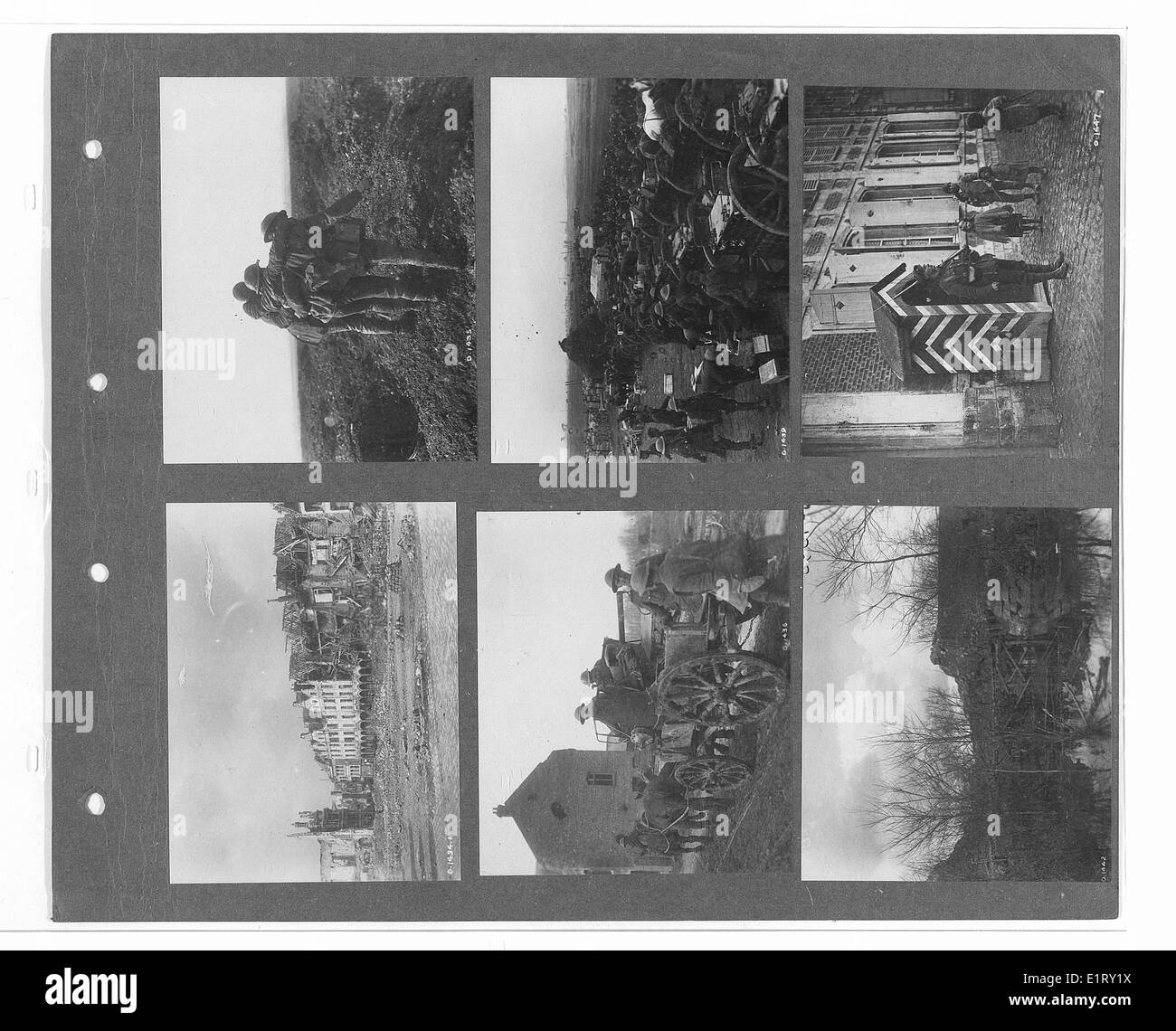 Questo volume del Canadian War Memorials Fund presenta fotografie ufficiali di guerra che mostrano le forze canadesi e indiane durante la prima guerra mondiale. Le immagini mostrano la vita militare, gli onori e i dispacci, con scene di campi di battaglia chiave in Francia e Belgio. Foto Stock