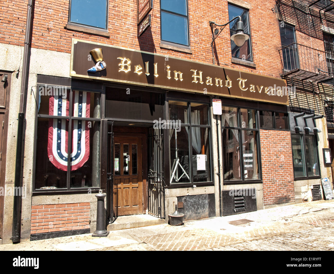 Campana in Taverna a mano a Boston, Massachusetts Foto Stock