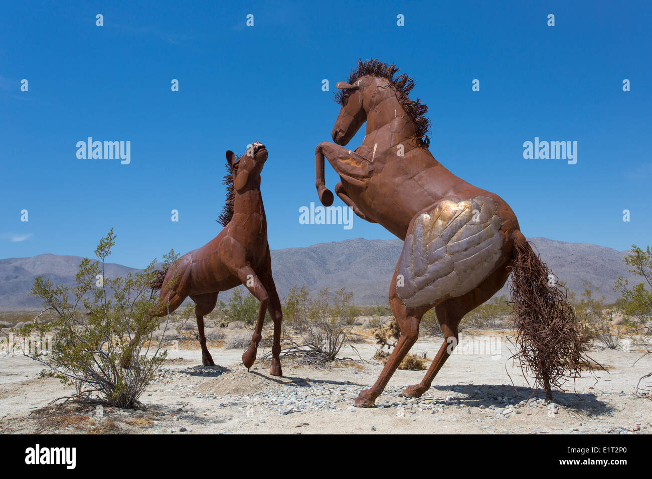 Sculture di metallo creato da Ricardo Breceda nel deserto Anza-Borrego, California Foto Stock